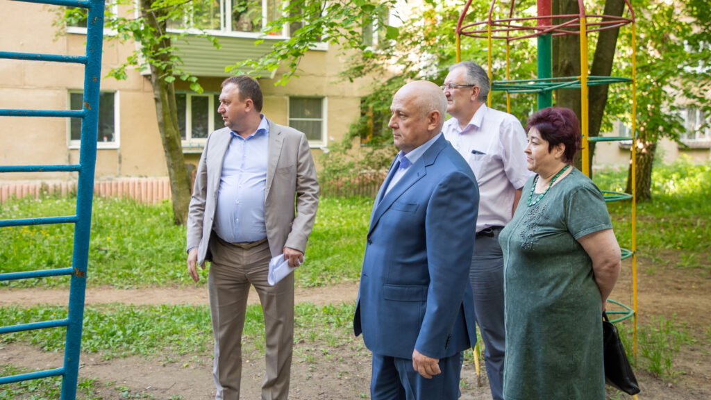 v-dashkovo-pesochne-proverili-kachestvo-raboti-upravlyaushei-kompanii-na-kotoruy-zhalovalis-zhiteli
