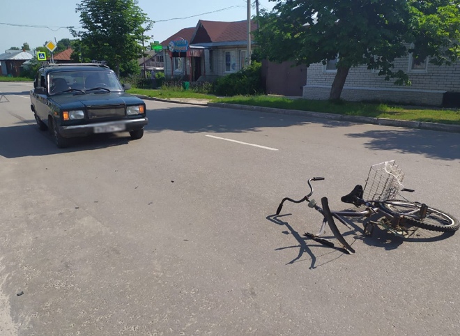 v-spasske-ryazanskom-semerka-sbila-pozhiluy-velosipedistku