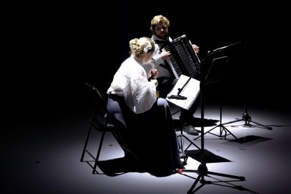 O_VELIKOM_POETE_–_NA_KITAYSKOM