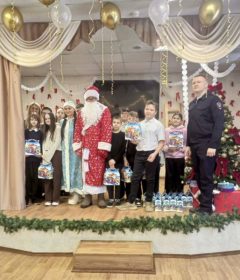 POLITSEYSKIY_DED_MOROZ